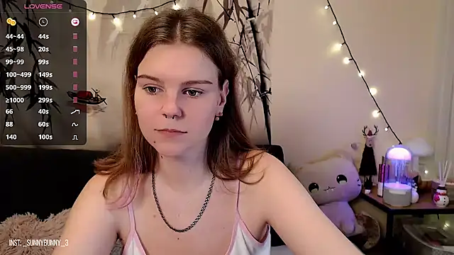 Snapshot of Moona_xx chatting on January 23, 10:44 pm Moona xx online show from January 23, 10:44 pm