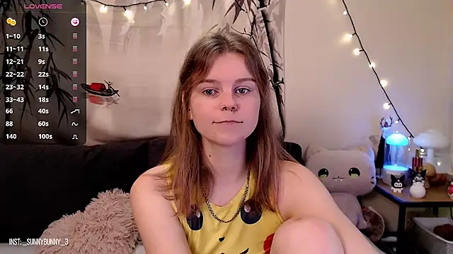 Snapshot of Moona_xx chatting on January 27, 1:05 am Moona xx online show from January 27, 1:05 am