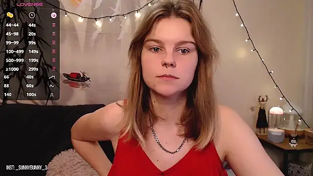 Snapshot of Moona_xx chatting on December 7, 10:01 pm Moona xx online show from December 7, 10:01 pm