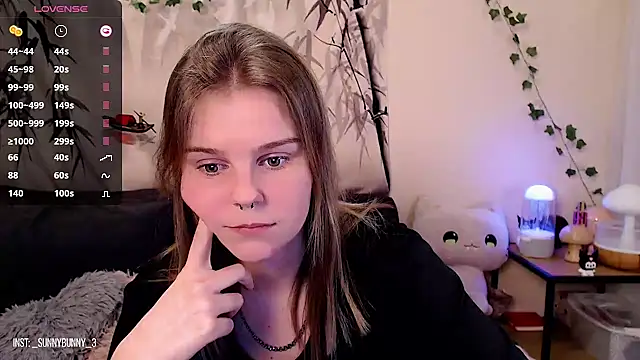 Snapshot of Moona_xx chatting on March 15, 11:28 pm Moona xx online show from March 15, 11:28 pm