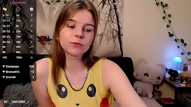 Snapshot of Moona_xx chatting on March 11, 9:26 pm Moona xx online show from March 11, 9:26 pm
