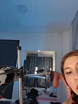 hade cute online show from July 9, 3:22 pm