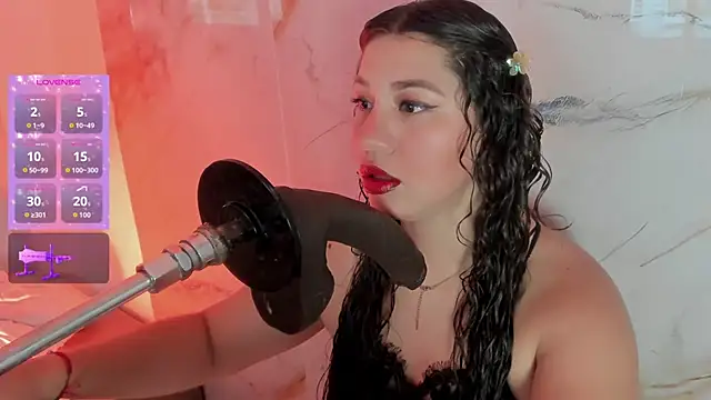 hade cute online show from November 14, 4:54 pm