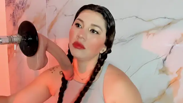 hade cute online show from November 27, 8:31 pm