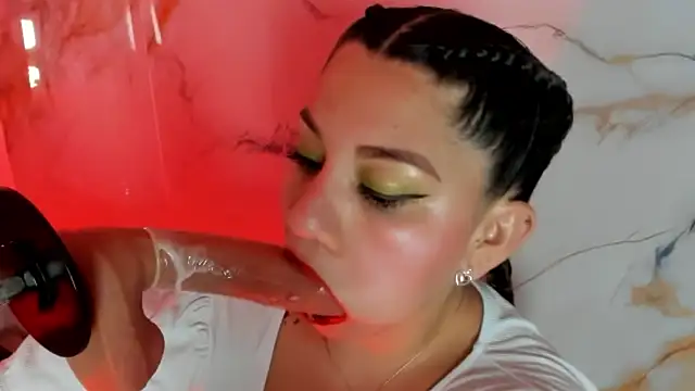 hade cute online show from March 19, 5:24 pm