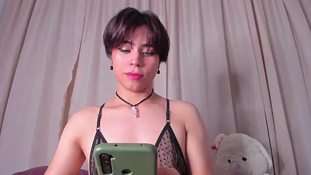 Snapshot of Little_michell chatting on March 19, 12:59 am Little michell online show from March 19, 12:59 am