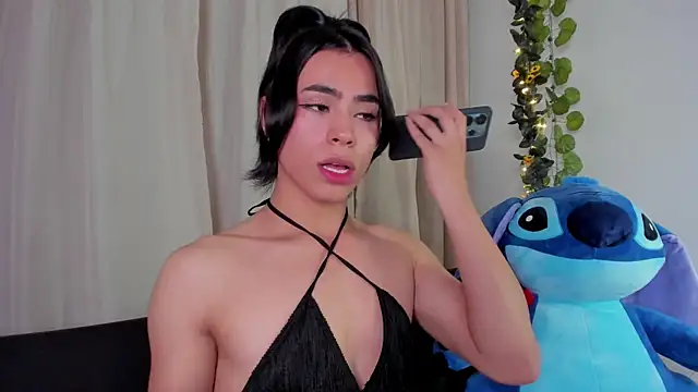 Little michell online show from April 7, 2:46 am