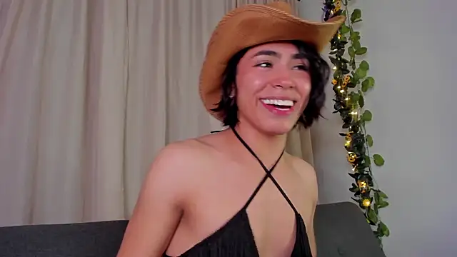 Little michell online show from March 5, 2:41 am