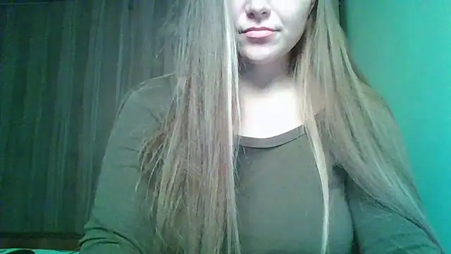 Snapshot of Evasapples chatting on November 28, 9:37 pm Evasapples online show from November 28, 9:37 pm