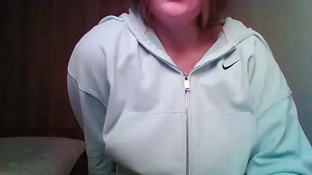 Snapshot of Evasapples chatting on November 16, 6:01 pm Evasapples online show from November 16, 6:01 pm