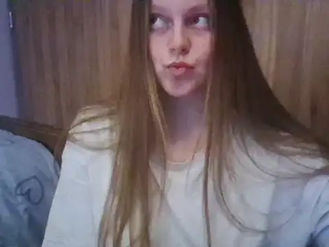 Snapshot of Evasapples chatting on February 20, 9:09 pm Evasapples online show from February 20, 9:09 pm