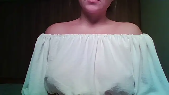 Snapshot of Evasapples chatting on November 8, 6:00 pm Evasapples online show from November 8, 6:00 pm