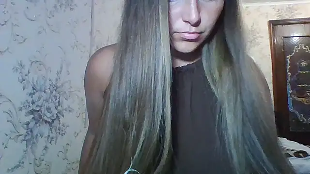 Snapshot of Evasapples chatting on July 18, 5:21 pm Evasapples online show from July 18, 5:21 pm