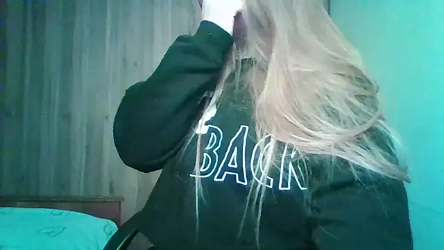 Evasapples online show from January 31, 7:23 pm