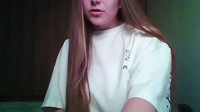 Evasapples online show from March 18, 9:59 pm