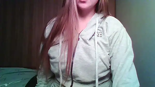 Snapshot of Evasapples chatting on November 15, 2:54 pm Evasapples online show from November 15, 2:54 pm