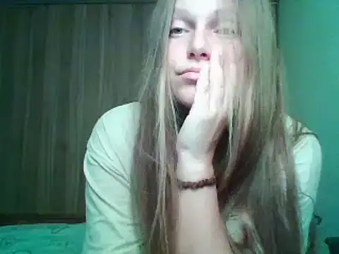 Snapshot of Evasapples chatting on October 23, 9:57 pm Evasapples online show from October 23, 9:57 pm