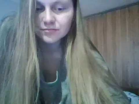 Snapshot of Evasapples chatting on February 23, 9:26 pm Evasapples online show from February 23, 9:26 pm