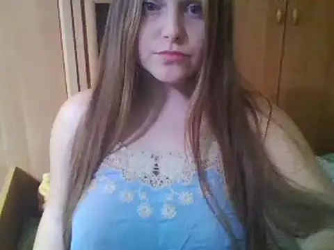 Snapshot of Evasapples chatting on February 6, 3:41 pm Evasapples online show from February 6, 3:41 pm