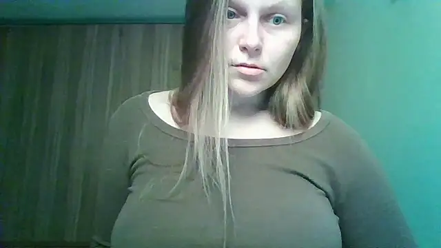 Evasapples online show from March 5, 9:54 pm