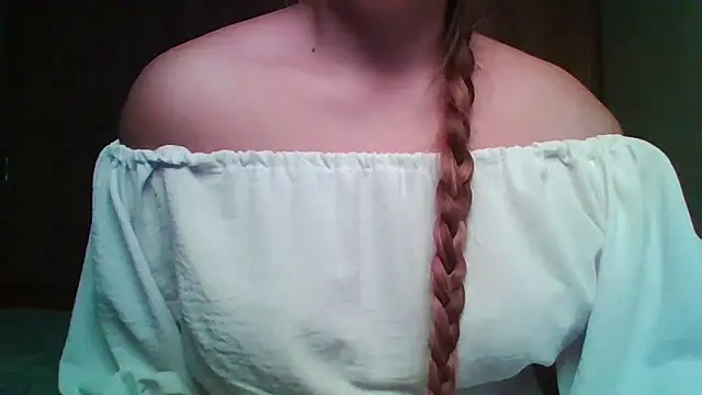 Snapshot of Evasapples chatting on November 6, 2:32 pm Evasapples online show from November 6, 2:32 pm