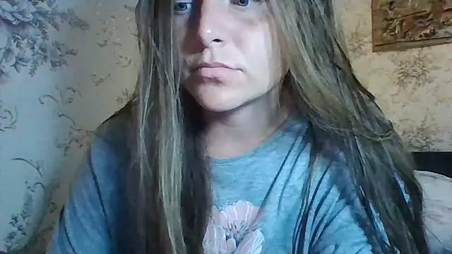 Snapshot of Evasapples chatting on July 1, 8:09 pm Evasapples online show from July 1, 8:09 pm