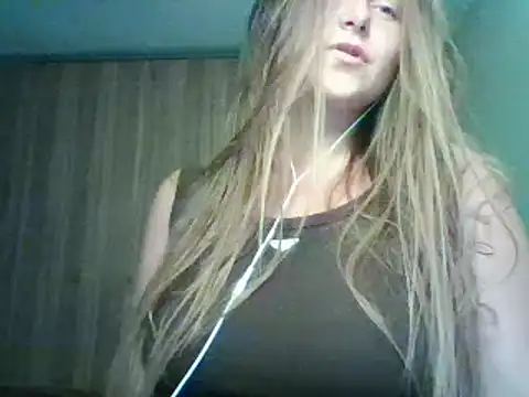 Snapshot of Evasapples chatting on September 13, 6:52 pm Evasapples online show from September 13, 6:52 pm