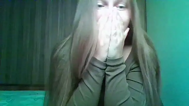 Snapshot of Evasapples chatting on September 28, 3:08 pm Evasapples online show from September 28, 3:08 pm
