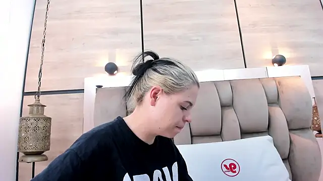 dorothy vegga online show from April 7, 3:52 am