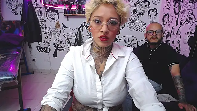 tatouagendecouple online show from February 7, 10:30 pm