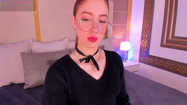 Snapshot of AbigailCarter chatting on October 20, 12:02 am AbigailCarter online show from October 20, 12:02 am