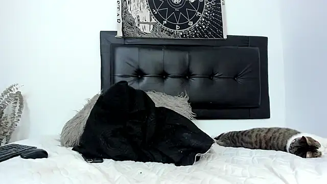 remyflux666 online show from January 15, 4:15 am