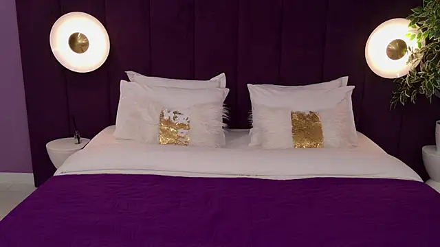 Snapshot of HelenaMorgan chatting on September 25, 3:01 am HelenaMorgan online show from September 25, 3:01 am