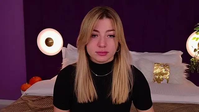 Snapshot of HelenaMorgan chatting on October 16, 3:04 am HelenaMorgan online show from October 16, 3:04 am