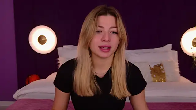 Snapshot of HelenaMorgan chatting on October 23, 3:05 am HelenaMorgan online show from October 23, 3:05 am