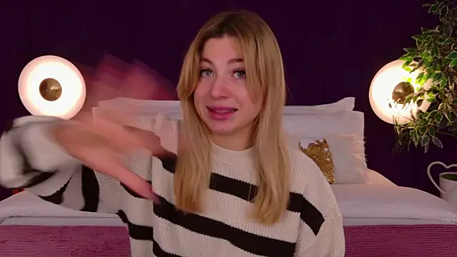 Snapshot of HelenaMorgan chatting on October 22, 3:06 am HelenaMorgan online show from October 22, 3:06 am