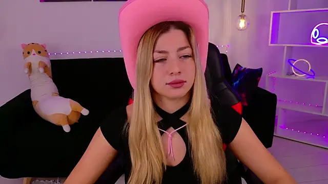 Snapshot of HelenaMorgan chatting on September 12, 2:55 am HelenaMorgan online show from September 12, 2:55 am