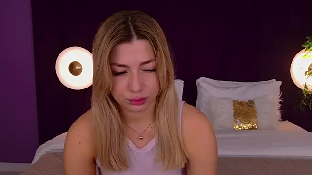 Snapshot of HelenaMorgan chatting on October 9, 3:07 am HelenaMorgan online show from October 9, 3:07 am