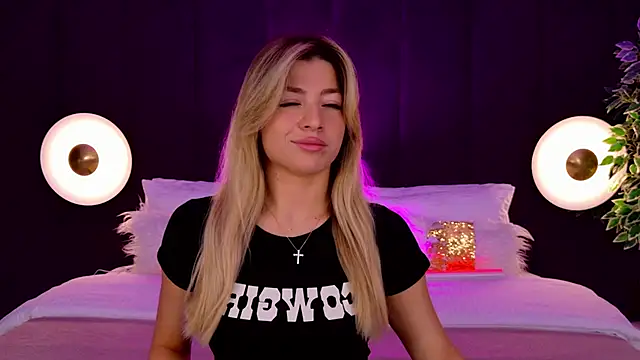 HelenaMorgan online show from May 15, 3:04 am