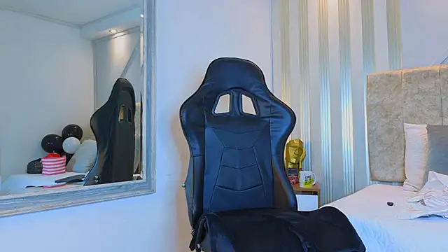 Tayra Pradit online show from March 23, 7:03 pm