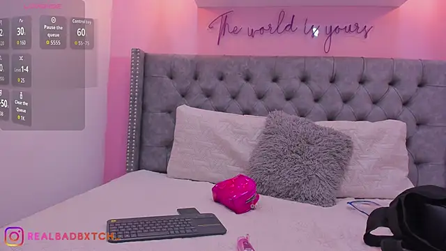 Realbadbxtch online show from February 13, 3:01 pm