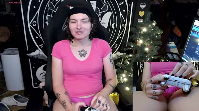 Snapshot of BrandiWRLD_999 chatting on January 5, 7:07 pm BrandiWRLD 999 online show from January 5, 7:07 pm
