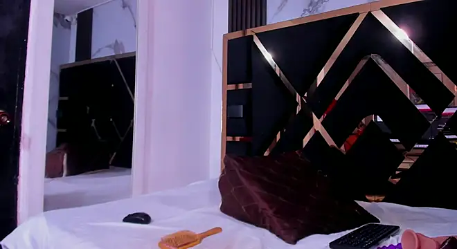 Snapshot of tifany_bigdick chatting on October 12, 5:47 pm tifany bigdick online show from October 12, 5:47 pm