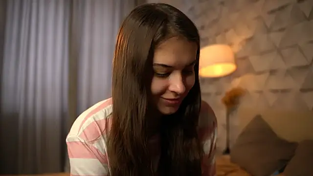 elisa moon online show from February 5, 9:16 am