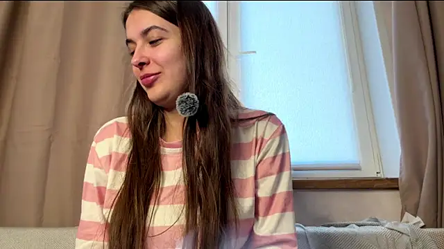 Snapshot of elisa_moon chatting on May 17, 3:01 pm elisa moon online show from May 17, 3:01 pm