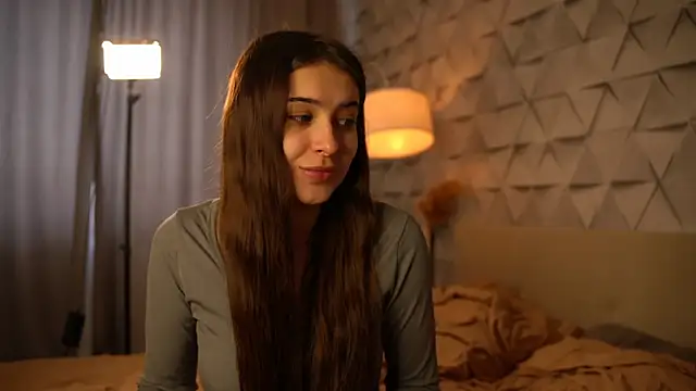 elisa moon online show from February 17, 10:01 am