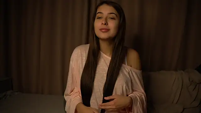 elisa moon online show from December 3, 10:58 am