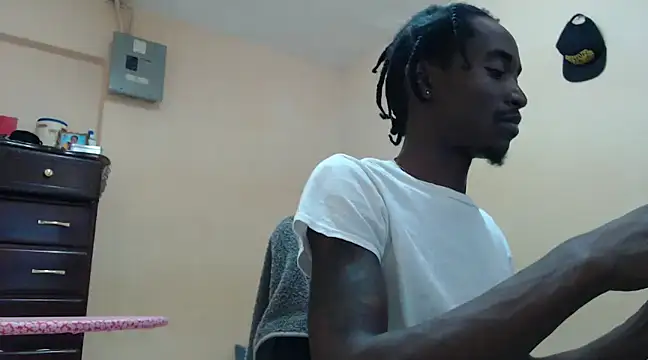 Snapshot of jammasterjack chatting on February 17, 1:33 pm jammasterjack online show from February 17, 1:33 pm