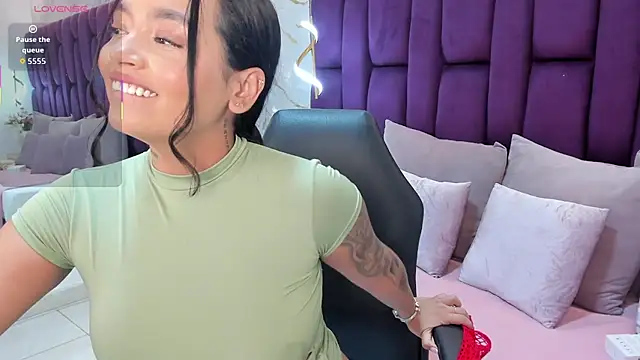 emma carterr1 online show from April 3, 8:26 pm