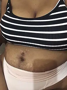 Snapshot of gravidinha4 chatting on February 8, 10:40 pm gravidinha4 online show from February 8, 10:40 pm